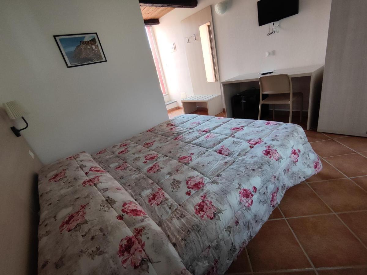Hotel Il Gelsomino à Carrodano Inferiore Extérieur photo