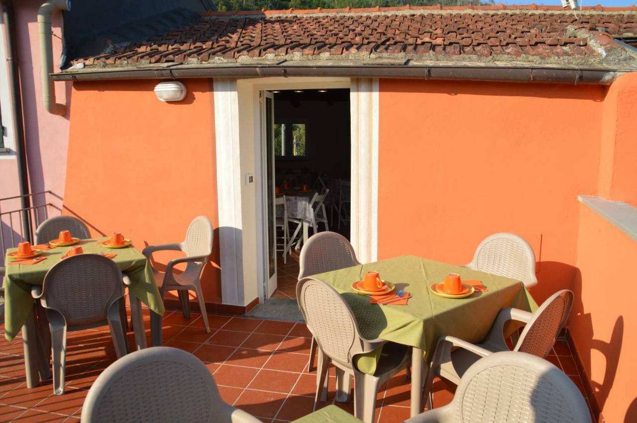 Hotel Il Gelsomino à Carrodano Inferiore Extérieur photo